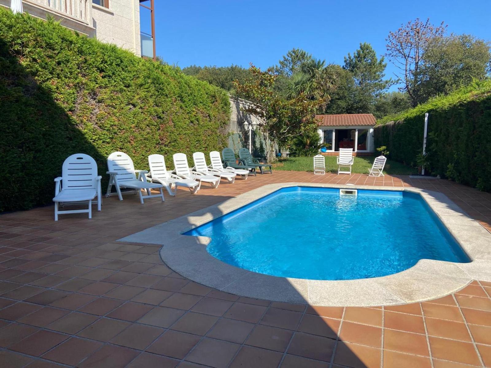 Major Beach And Lake Pontevedra Exterior photo